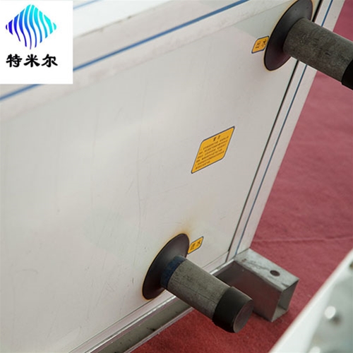吊顶式空调机组